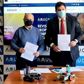 AMUCH SUSCRIBE CONVENIO PARA PROMOVER LA ROBÓTICA EN ESTABLECIMIENTOS EDUCACIONALES