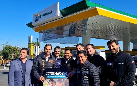 AMUCH FIRMA CONVENIO CON PETROBRAS QUE ENTREGA A VECINOS DESCUENTOS EN COMBUSTIBLES Y PARAFINA