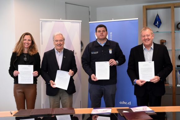 AMUCH FIRMÓ CONVENIO DE COLABORACIÓN CON LA CÁMARA CHILENA DE LA CONSTRUCCIÓN