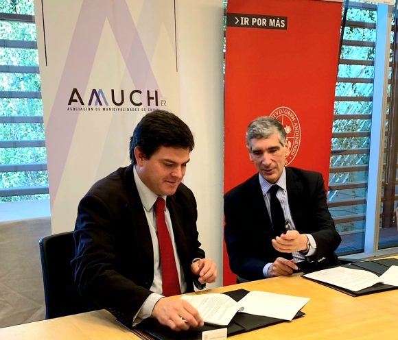 AMUCH Y UNIVERSIDAD DE LOS ANDES FIRMAN CONVENIO DE COLABORACIÓN