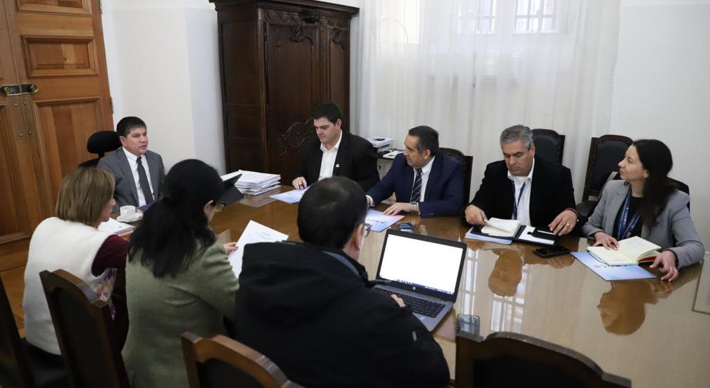 Presidente de la AMUCH Gustavo Alessandri por Plan Calle Sin Violencia: “Creemos que hay que hacerle cambios y tener una mejor coordinación” Presidente de la AMUCH Gustavo Alessandri por Plan Calle Sin Violencia: “Creemos que hay que hacerle cambios y tener una mejor coordinación”