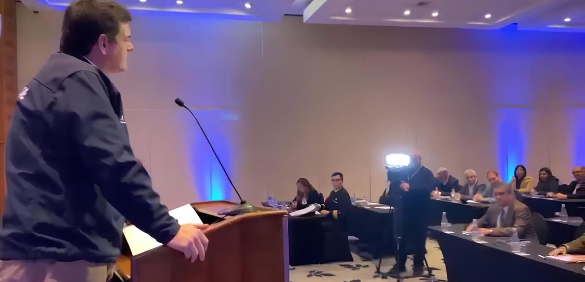 Presidente de la AMUCH inaugura Congreso Nacional “Juntos por la Seguridad Ciudadana” Presidente de la AMUCH inaugura Congreso Nacional “Juntos por la Seguridad Ciudadana”