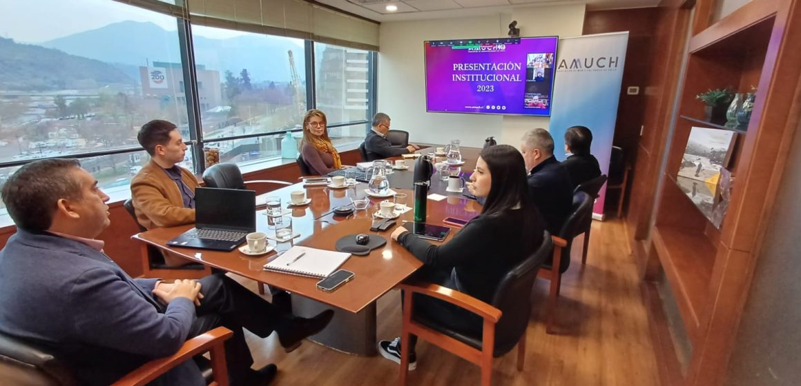 Reunión entre AMUCH y FLACMA