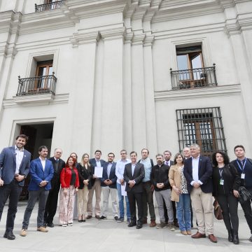 Alcaldes de la AMUCH piden al gobierno frenar proceso de desmunicipalización de la educación pública y realizar auditorías a los SLEP
