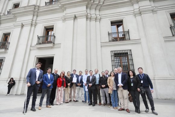 Alcaldes de la AMUCH piden al gobierno frenar proceso de desmunicipalización de la educación pública y realizar auditorías a los SLEP