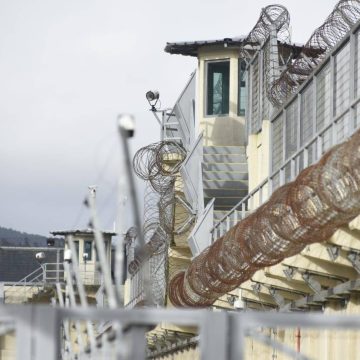 Gendarmes acusan ineficacia de inhibidores y Gobierno replica que bloqueos son selectivos