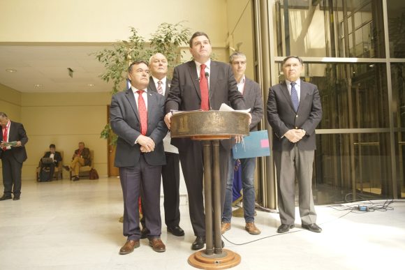 WhatsApp Image 2024-08-28 at 11.35.00 (1) Alcaldes AMUCH y diputados RN presentan proyecto para que municipios representen a vecinos en querellas contra la delincuencia