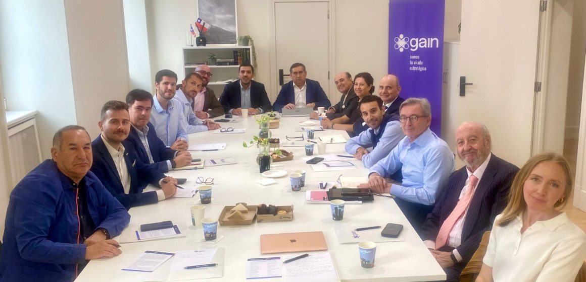 Director Ejecutivo de AMUCH fortalece alianzas internacionales en España con foco en transformación digital y ciberseguridad