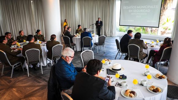 AMUCH Y MUNICIPALIDAD DE ANTOFAGASTA IMPULSAN ENCUENTRO “DESAFÍOS DE LA SEGURIDAD MUNICIPAL”