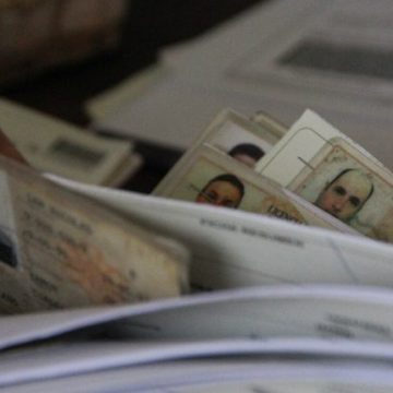 Alcaldes atribuyen a una “tormenta perfecta” el colapso en la renovación de licencias de conducir: “Bajó a la mitad de su velocidad”