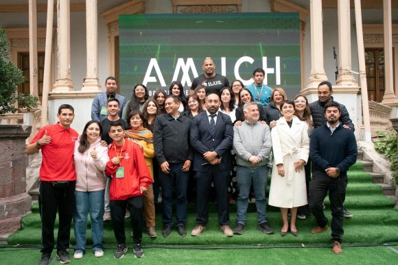 1ea274f3-724d-490a-9191-2a8577d773b3 ILUS Fitness participa junto a AMUCH en el impulso del deporte comunal en Chile, con la presencia de Yasmani Acosta y referentes del deporte