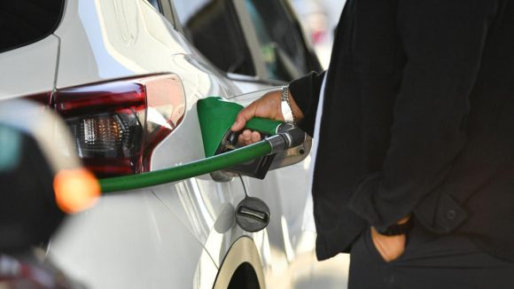 BMRM3AUGQBDZZBANXGMMHV2GH4 AMUCH lanza descuentos en combustibles con ARAMCO para enfrentar alza que golpea a las familias