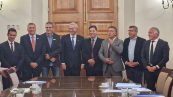 AMUCH se reúne con el gobierno y presenta propuestas para combatir “crisis económica y de seguridad”
