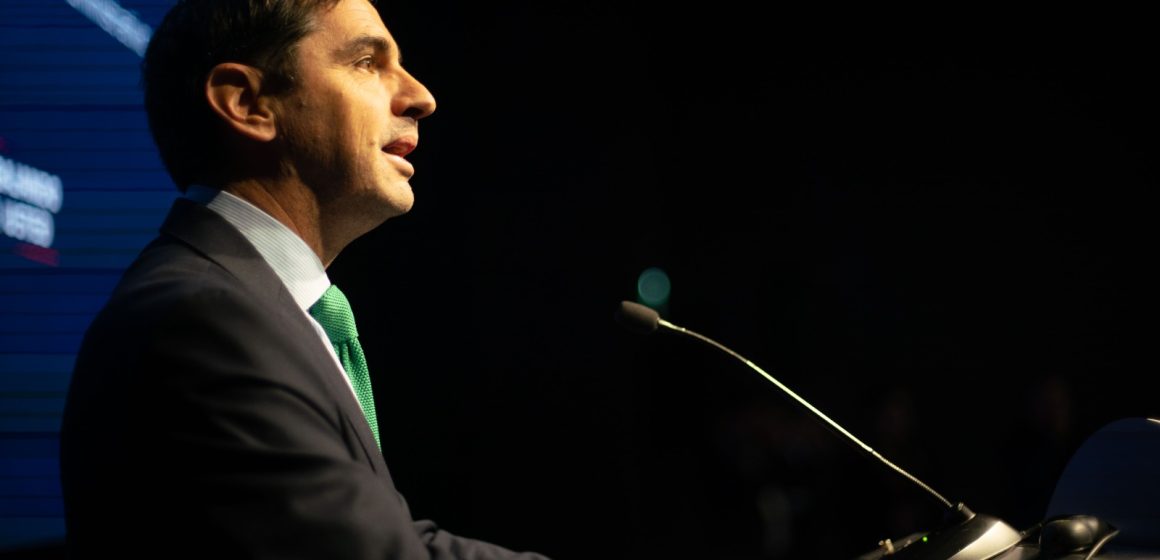 Subsecretario Subdere, Sebastián Figueroa presenta hoja de ruta para fortalecer a los municipios en encuentro nacional de AMUCH