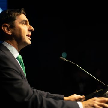 Subsecretario Subdere, Sebastián Figueroa presenta hoja de ruta para fortalecer a los municipios en encuentro nacional de AMUCH