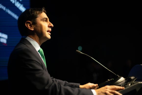 7685ab2c-144e-45a5-a293-bf8f98b5c256 Subsecretario Subdere, Sebastián Figueroa presenta hoja de ruta para fortalecer a los municipios en encuentro nacional de AMUCH