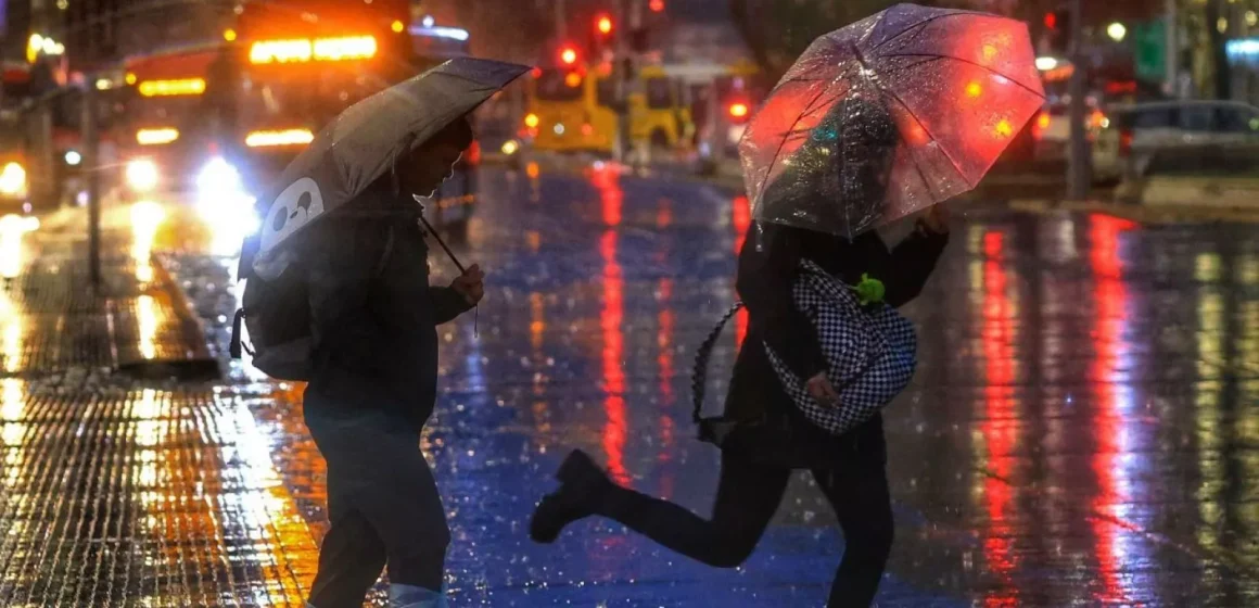 Tabla con los 175 puntos críticos de Santiago en caso de una lluvia intensa