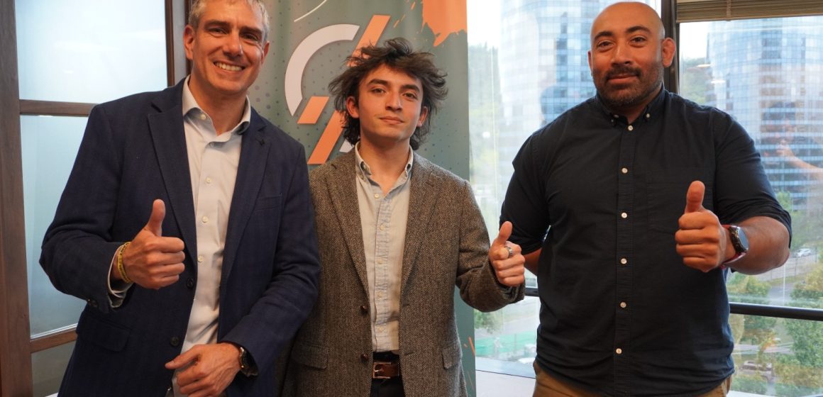 Alianza por el automovilismo nacional: AMUCH se reúne con el piloto Nico Pino para potenciar el deporte desde el mundo municipal